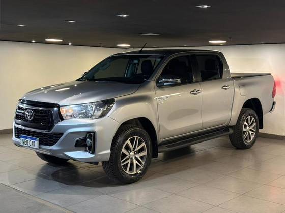 TOYOTA HILUX 2.7 SRV 4X2 CD 16V FLEX 4P AUTOMÁTICO TOYOTA HILUX 2.7 SRV 4X2 CD 16V FLEX 4P AUTOMÁTICO